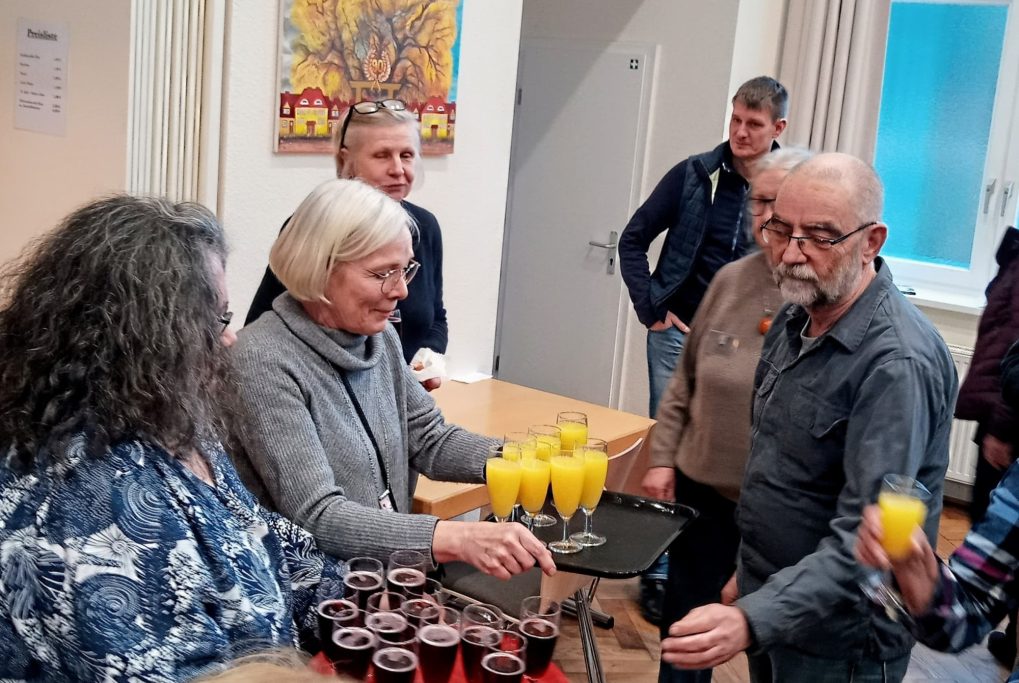 Die Künstlerin Christiane Alegria präsentiert ihre Bilder beim Börner Künstlertreff.